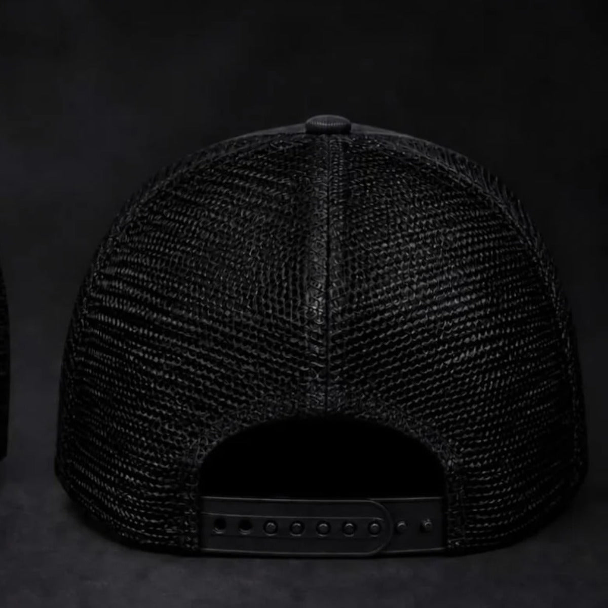 BRAWLER Field Trucker back, black mesh with snapback closure